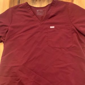 Figs Catarina top. Burgundy color